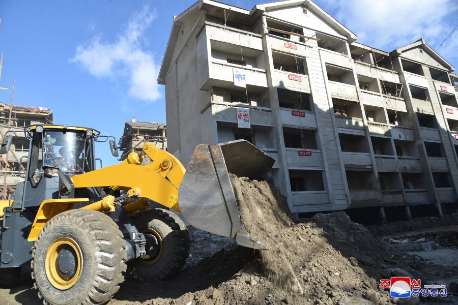 1-80일전투의 불길드높이 생산적앙양을!